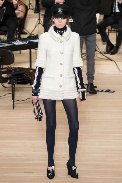 Look 24